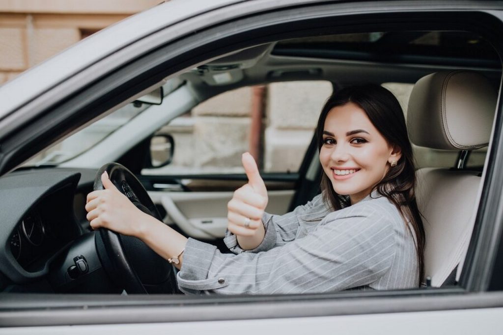 Dlaczego warto połączyć wczasy z nauką na prawo jazdy?